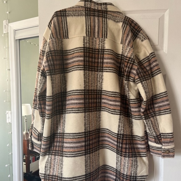 Shacket - Picture 3 of 7